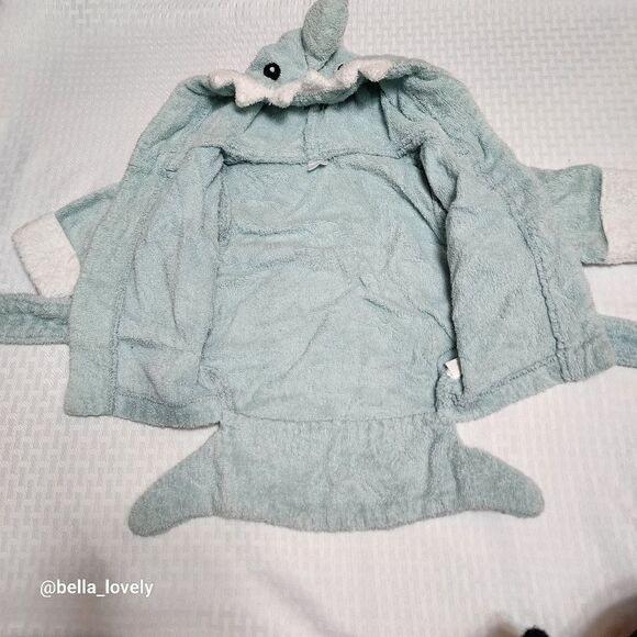 🏖 0-9 Months Shark Infant Baby Towel Robe Wrap Bathing Accessory - Picture 2 of 4